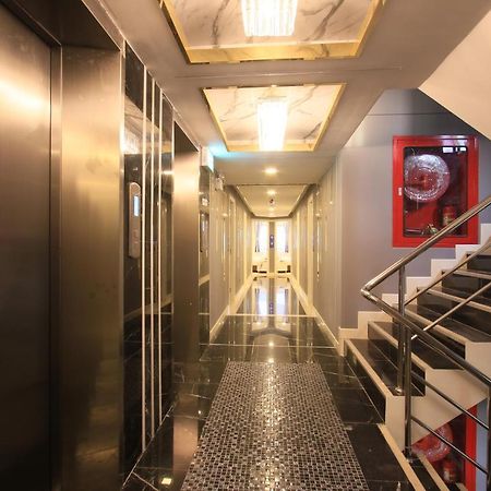 Pratunam Atrium Hotel Banguecoque Exterior foto